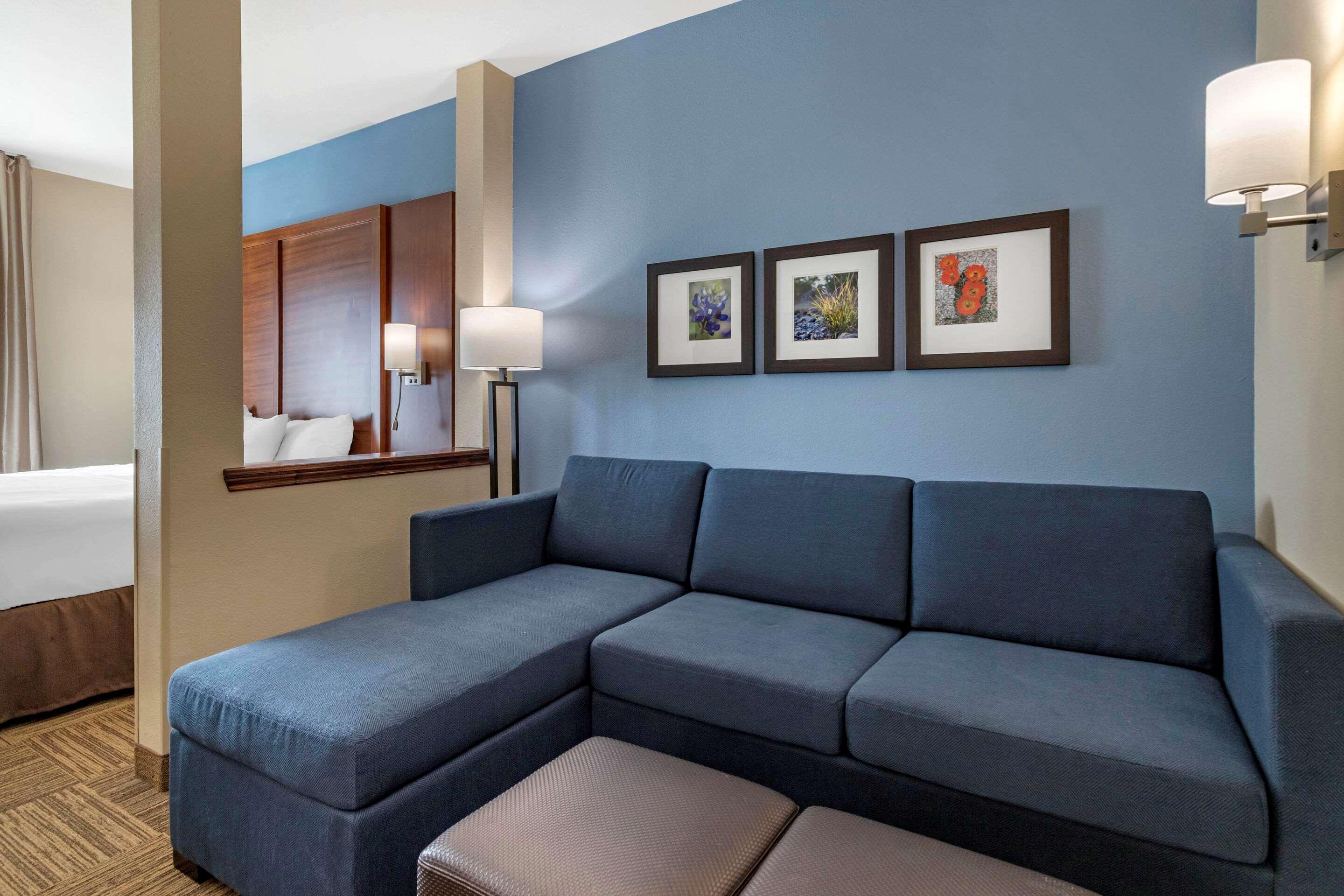 Comfort Suites Cedar Park Bagian luar foto