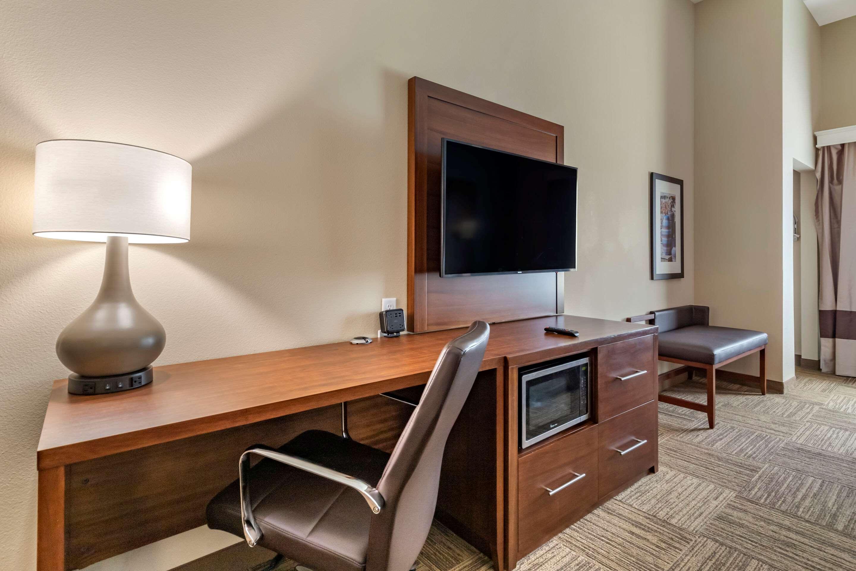 Comfort Suites Cedar Park Bagian luar foto