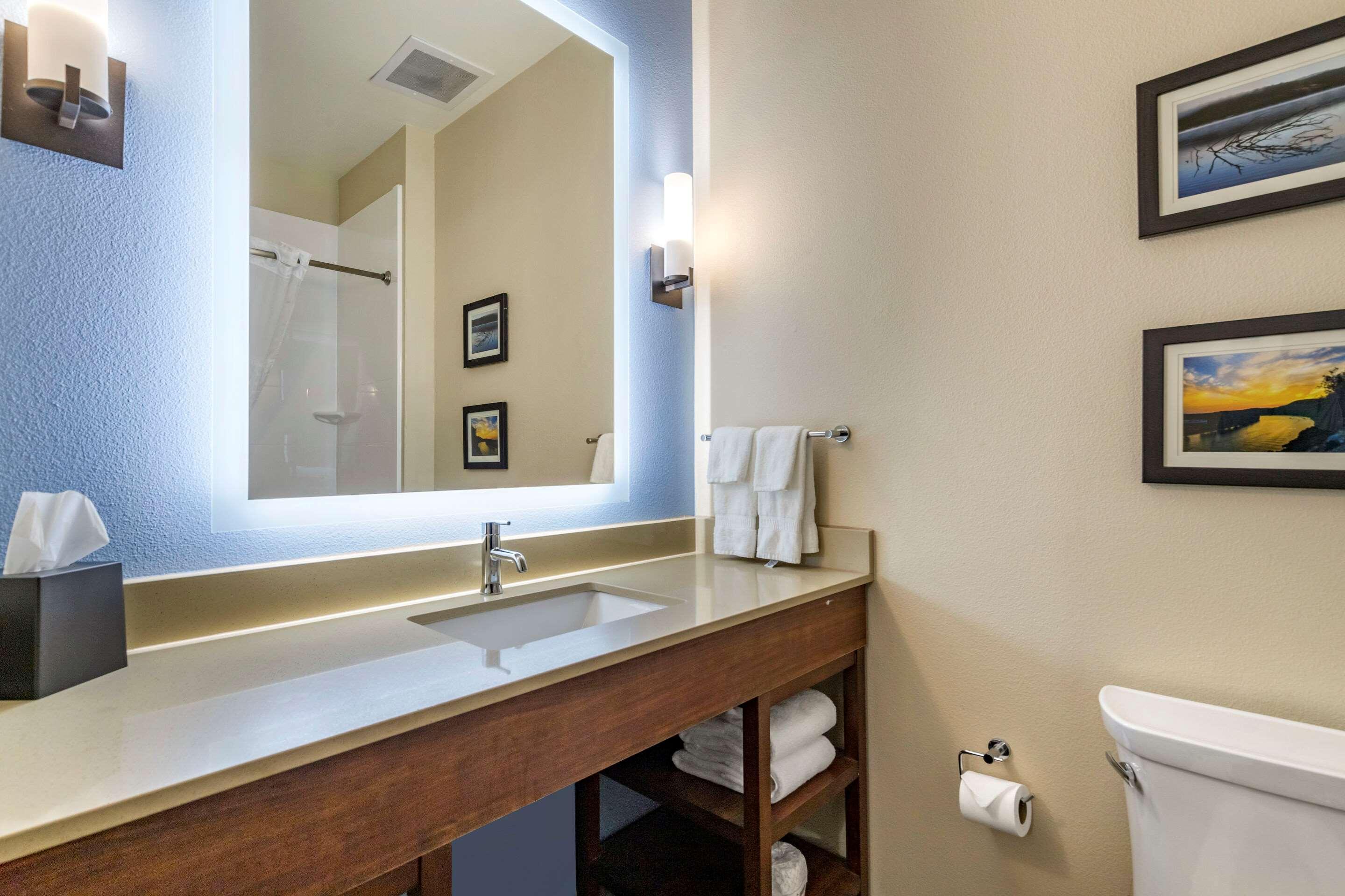 Comfort Suites Cedar Park Bagian luar foto