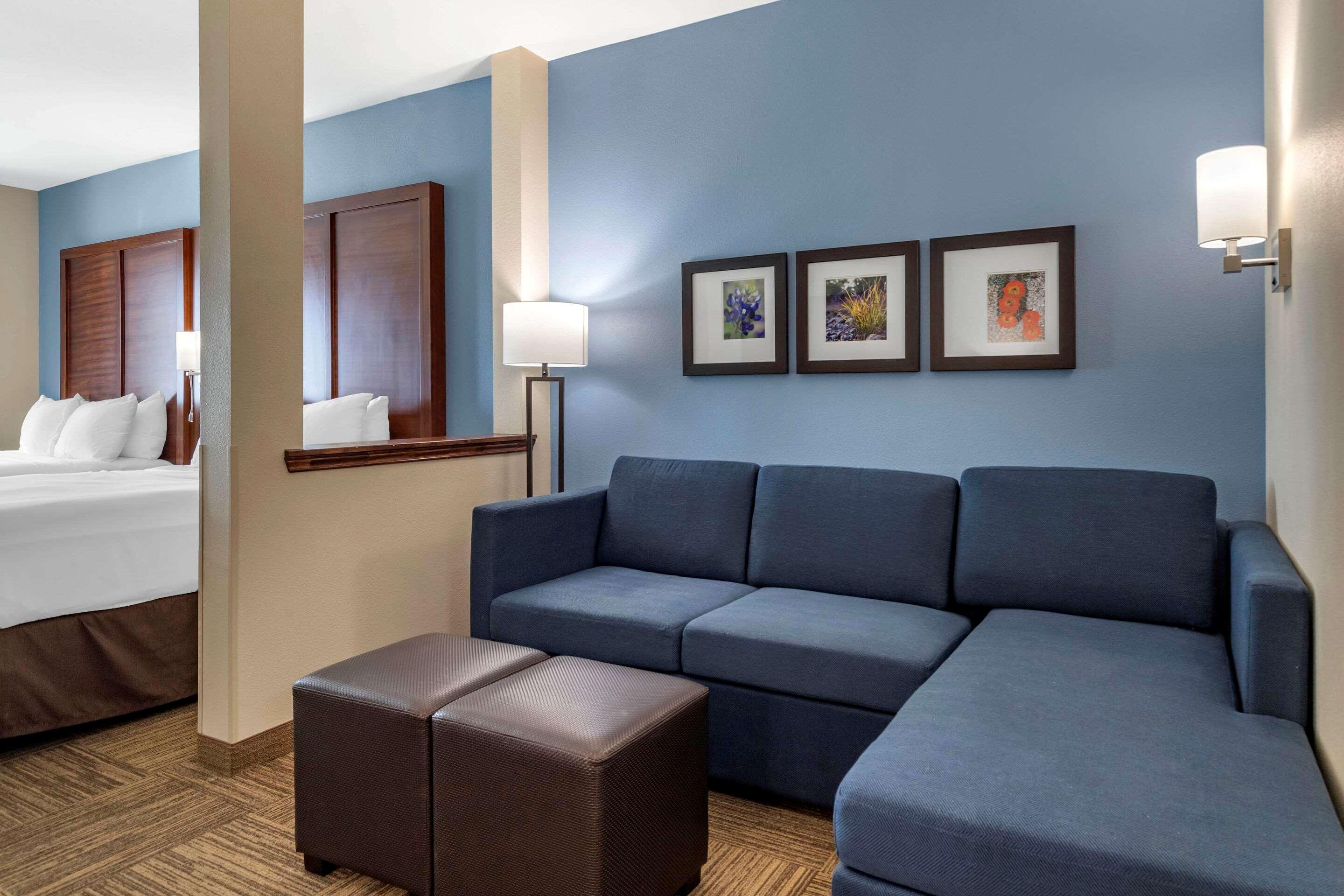 Comfort Suites Cedar Park Bagian luar foto