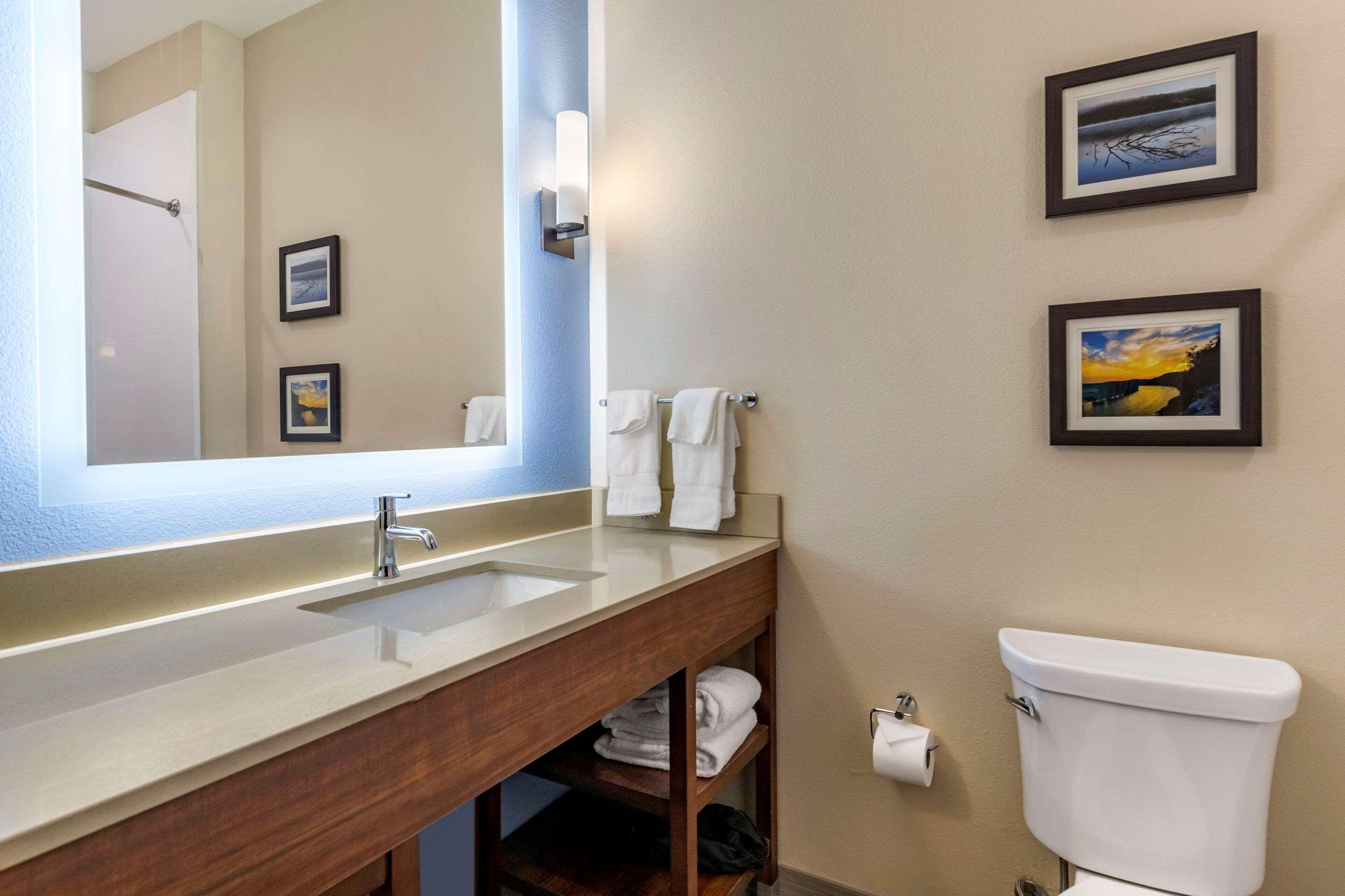 Comfort Suites Cedar Park Bagian luar foto