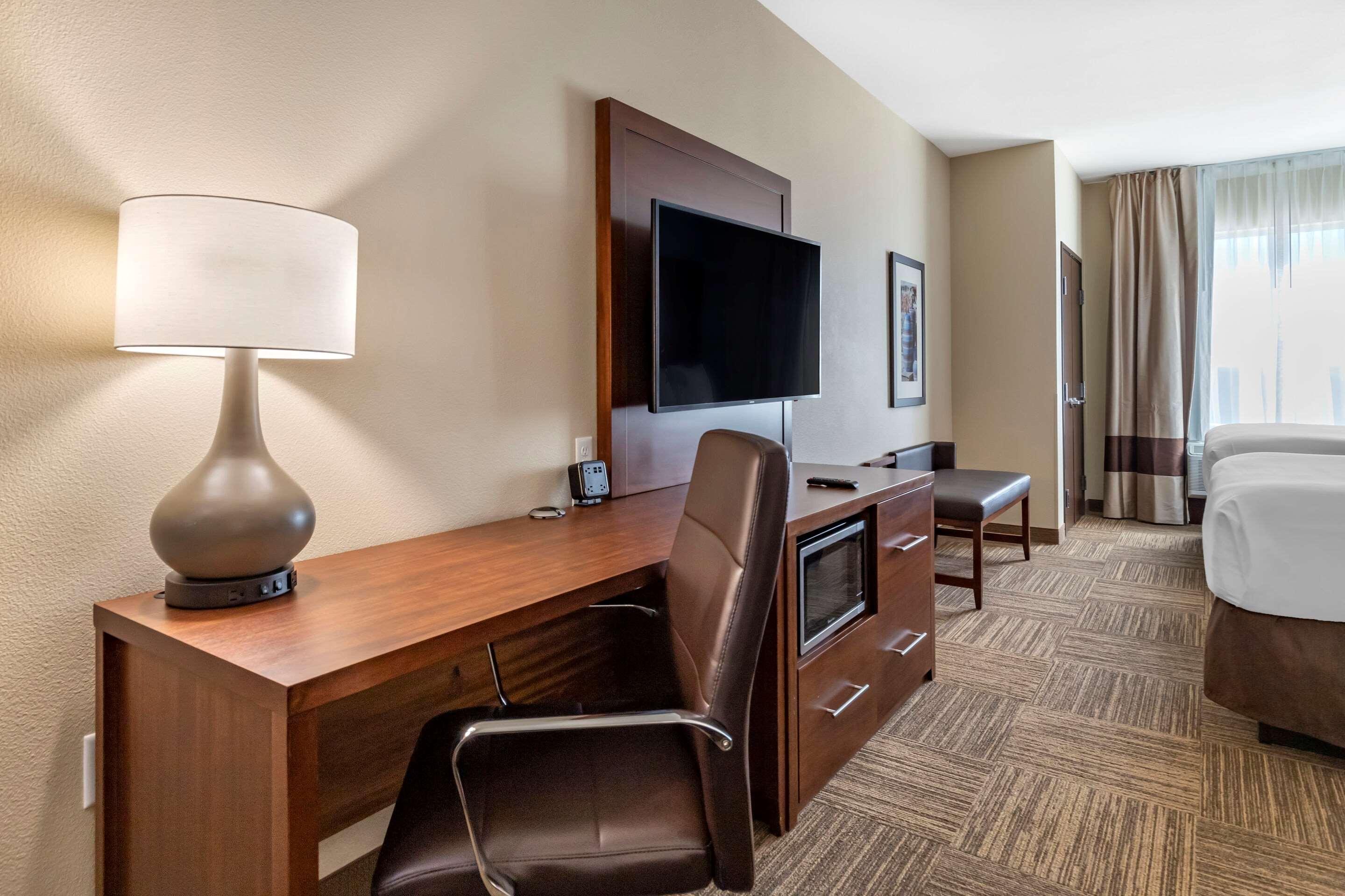 Comfort Suites Cedar Park Bagian luar foto