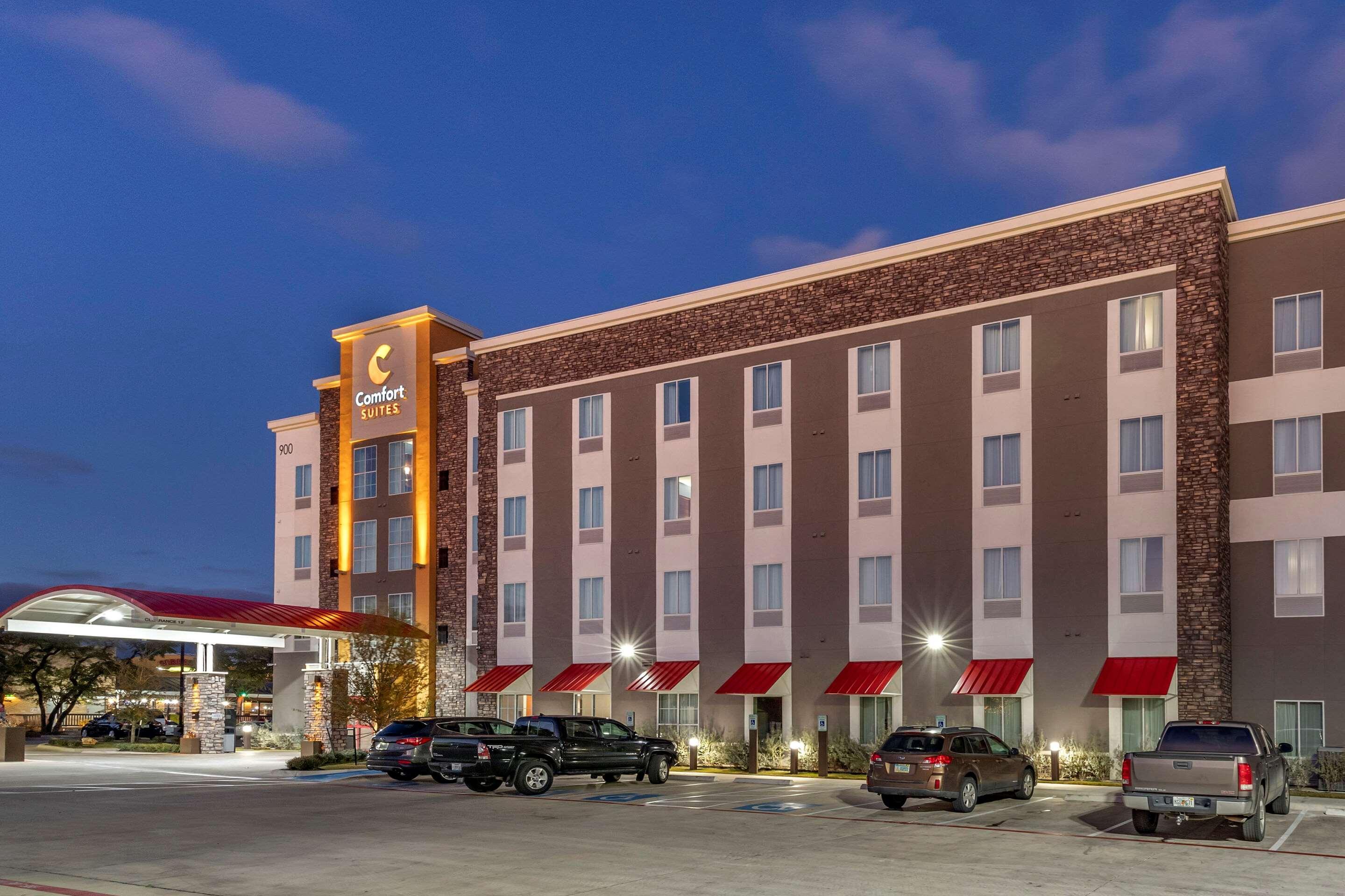 Comfort Suites Cedar Park Bagian luar foto