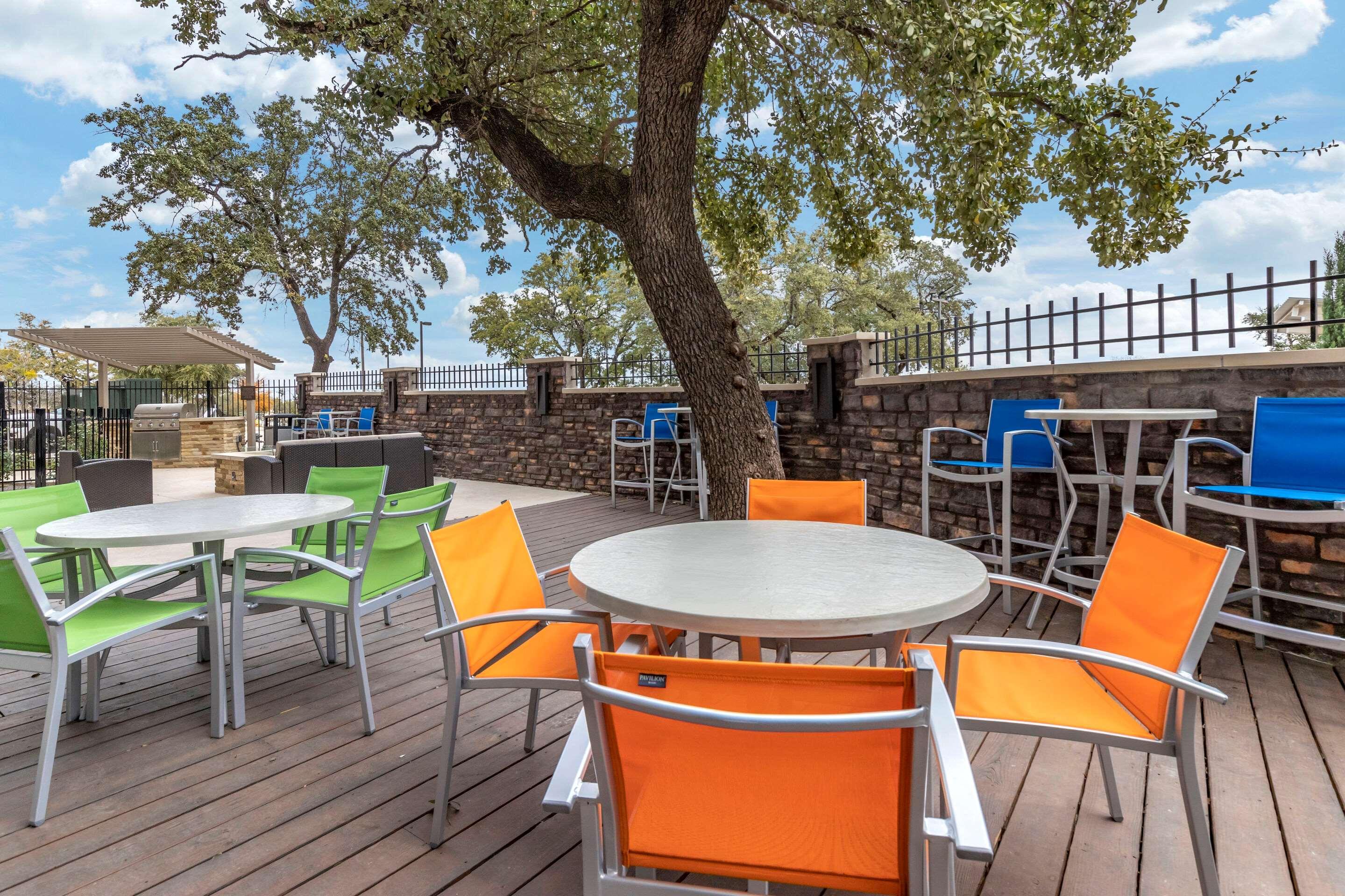 Comfort Suites Cedar Park Bagian luar foto