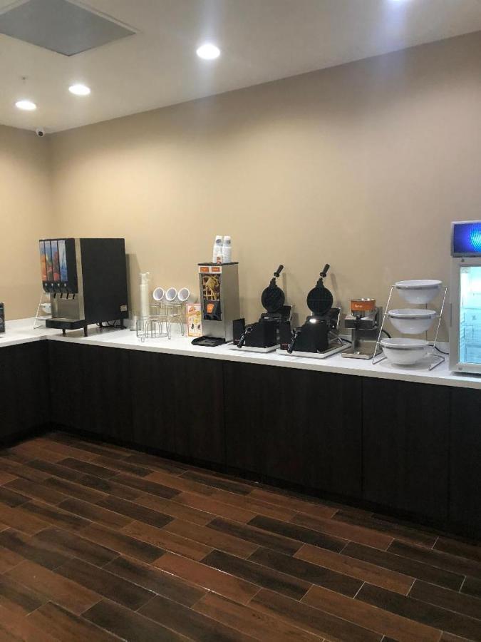 Comfort Suites Cedar Park Bagian luar foto