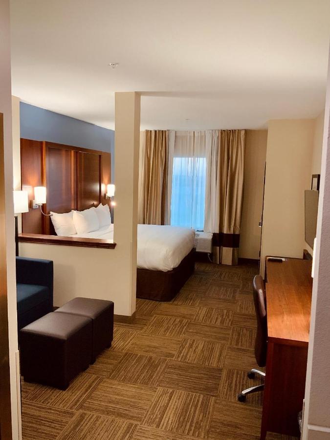 Comfort Suites Cedar Park Bagian luar foto