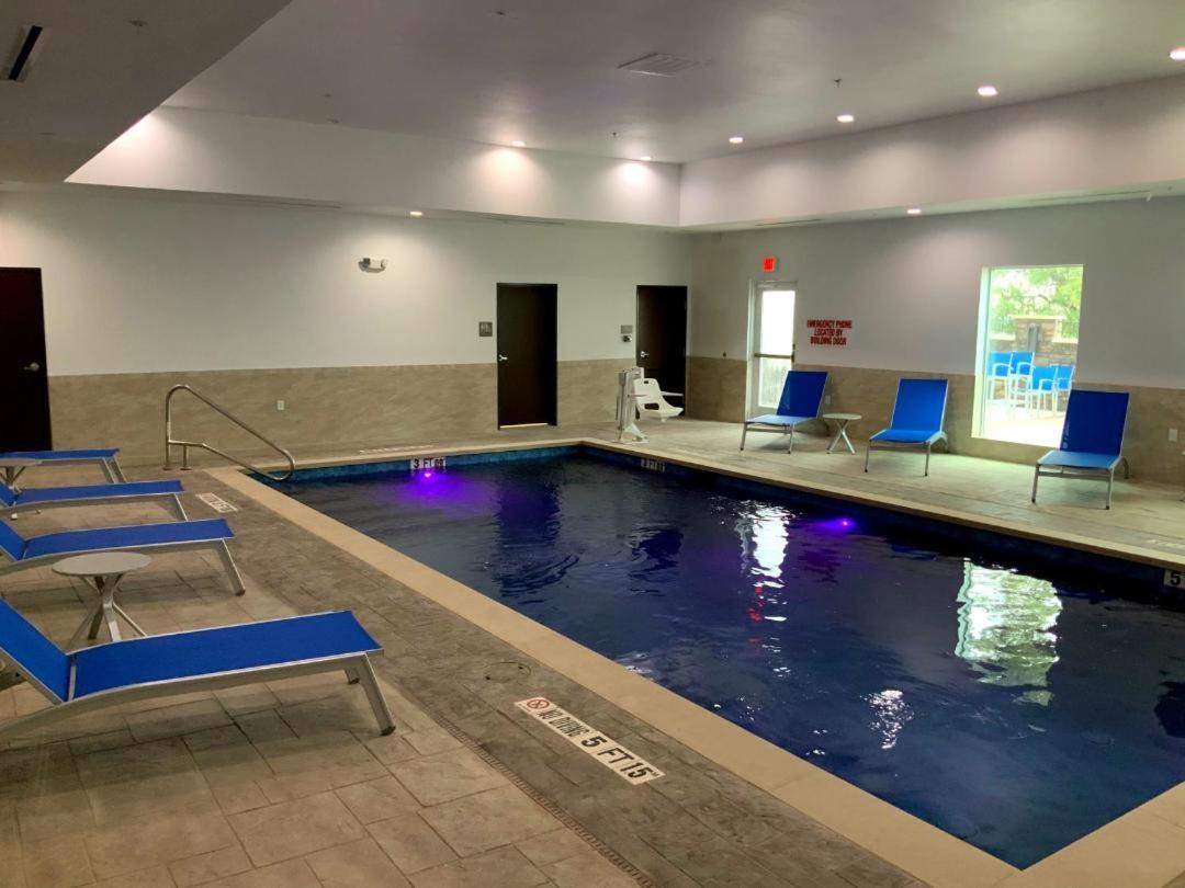 Comfort Suites Cedar Park Bagian luar foto